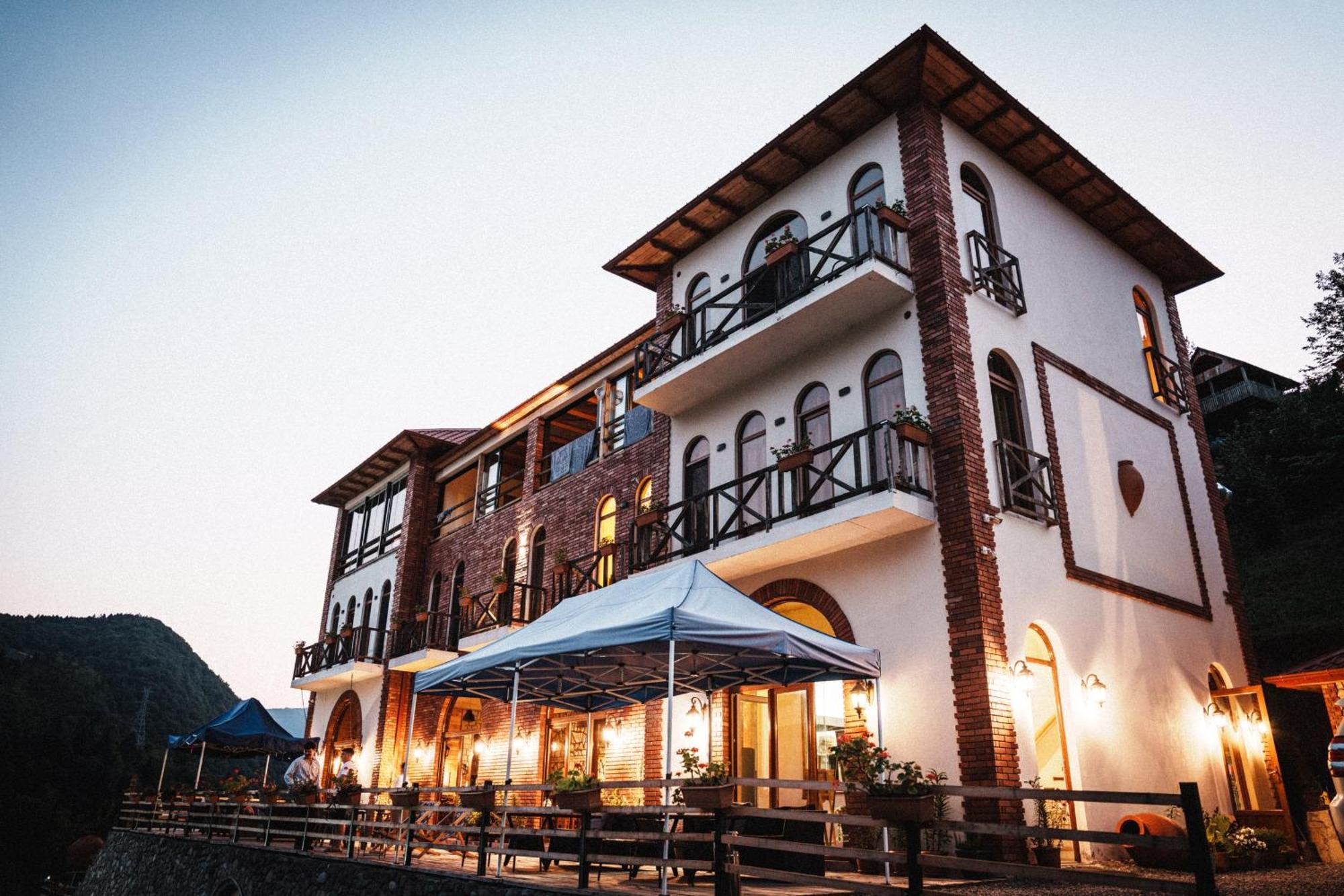 Hotel Chateau Iveri Varjanisi 外观 照片