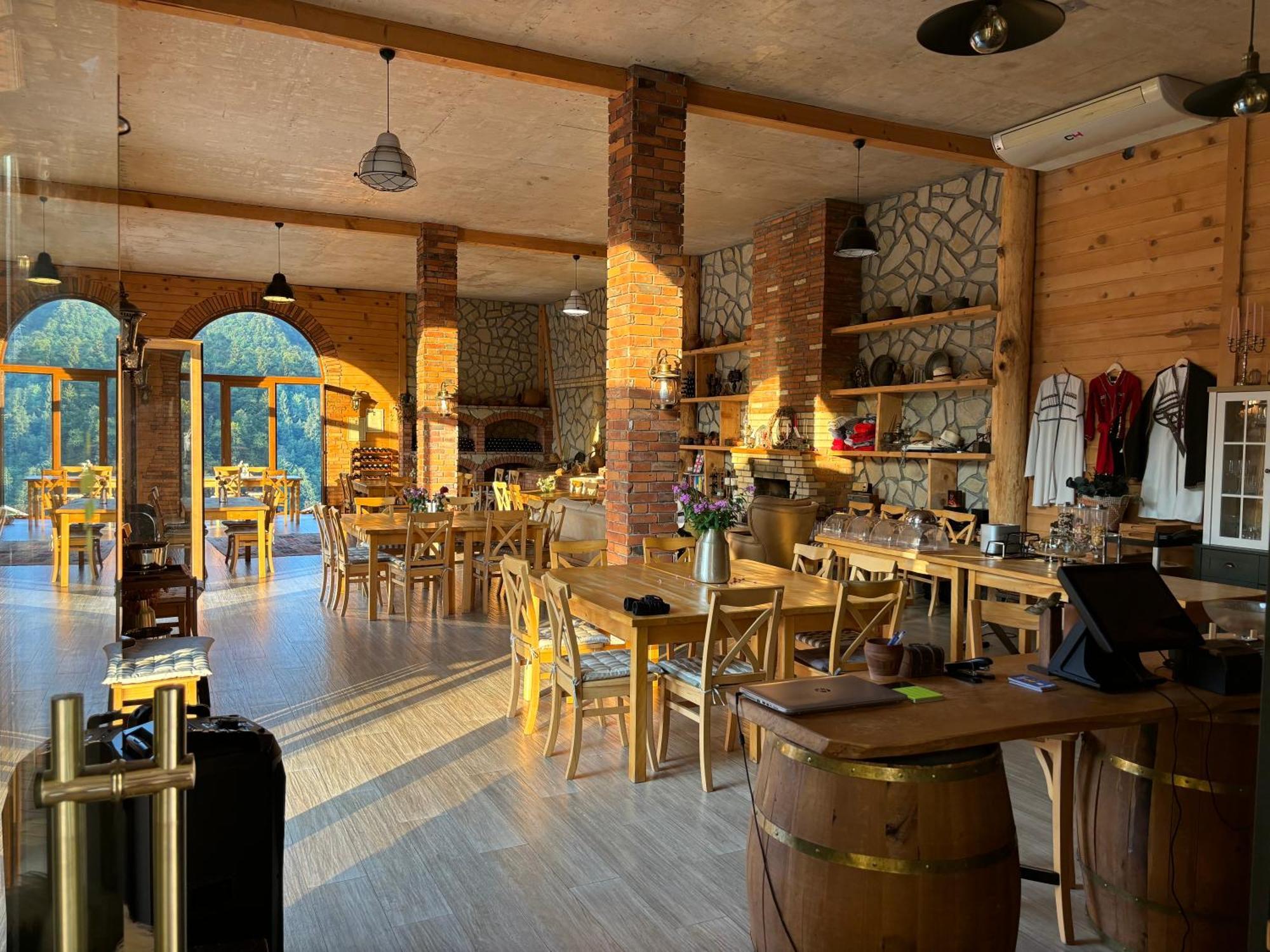 Hotel Chateau Iveri Varjanisi 外观 照片